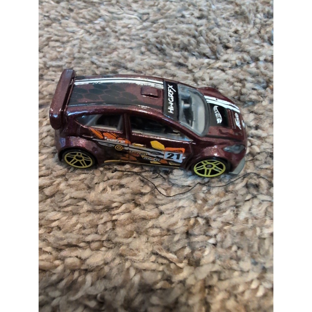 Hot Wheels 12 Ford Fiesta 1:64 Diecast Car 2011 Malaysia Burgundy 21